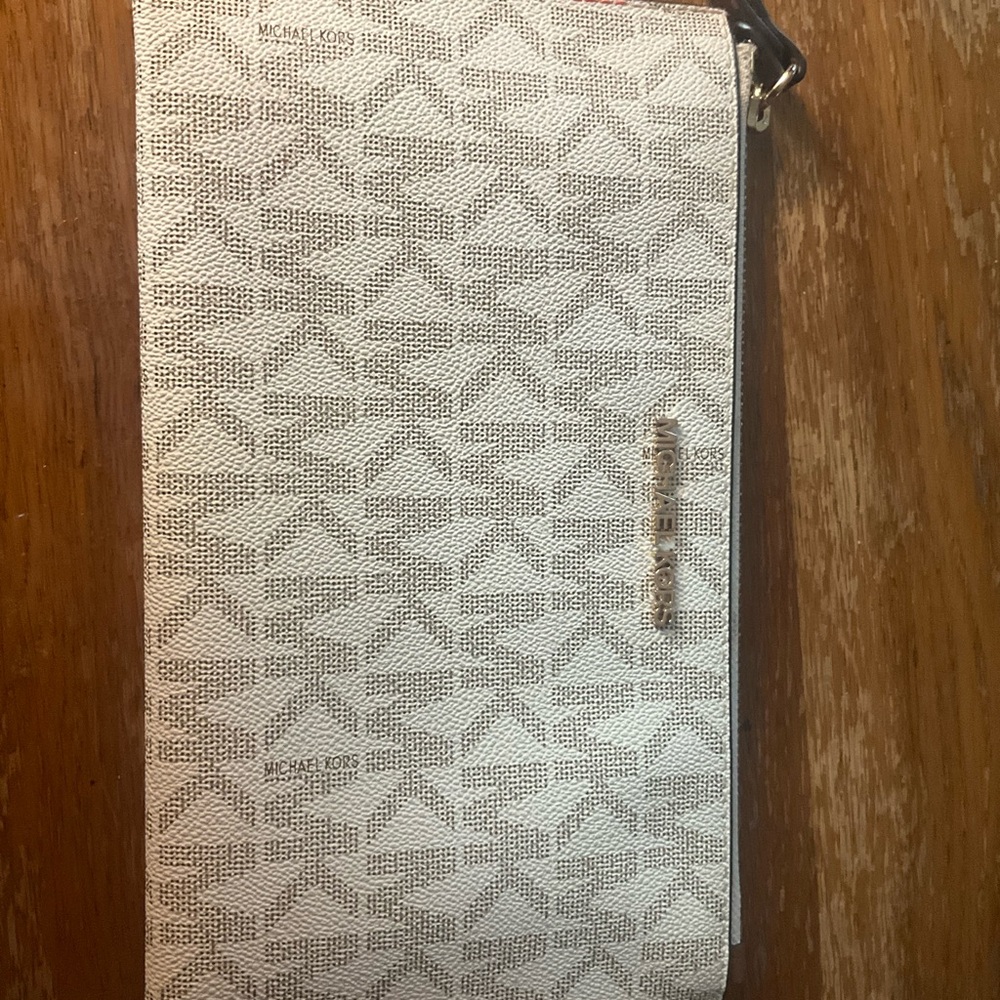 Michael Kors Patterned Cream and Gold Wristlet
